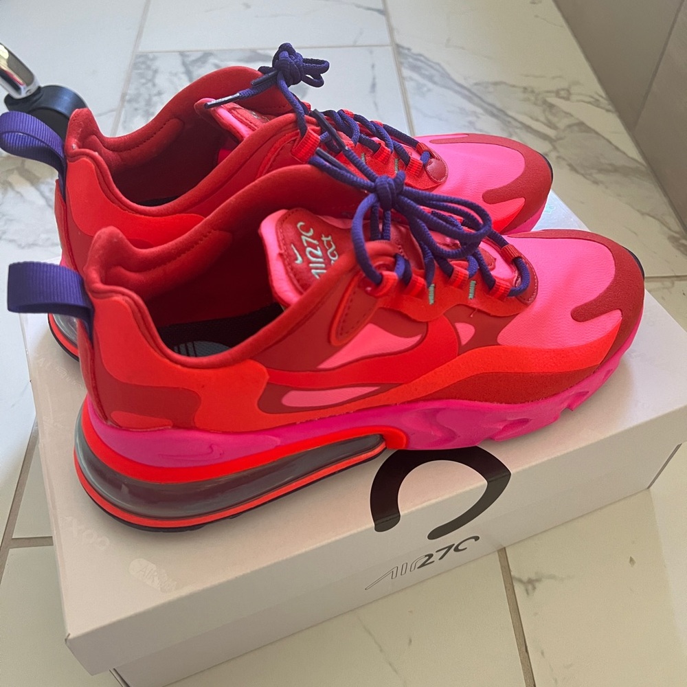 Nike Air Max 270 React Mystic Red/Bright Crimson Size 10 NIB **Rare**